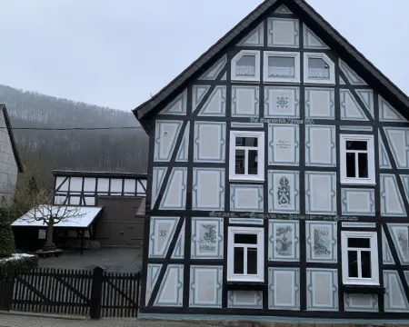 Fachwerkhäuschen mit Charme und Charakter 艾希斯費爾德山酒店