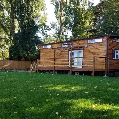 Modern Urban Tiny House w/ 2BR near Airport and Transportation-Private Setting