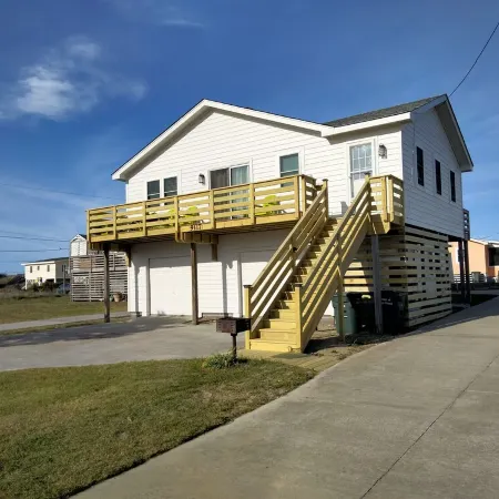 Ocean front cottage close to everything but far away from the hustle and bustle