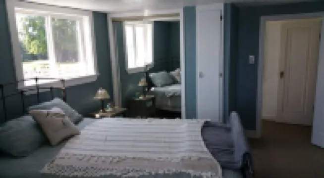 The Little Lake House - Private/Secluded Pennisula - Lake Winnebago