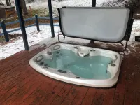 Cabin in the woods, with lake view and hot tub