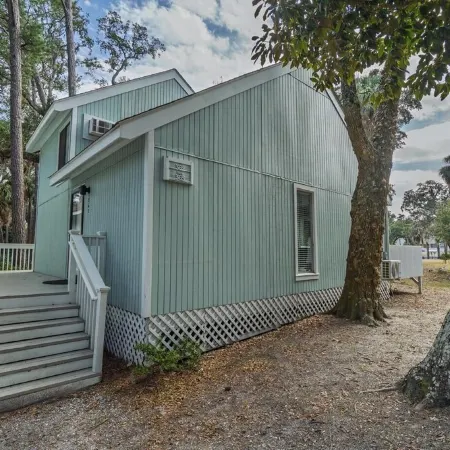 A Room With a View-1 BR Efficiency Condo Close to Everything.