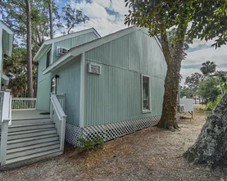 A Room With a View-1 BR Efficiency Condo Close to Everything. Hotels in Edisto Beach