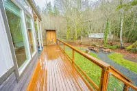 Rivers Edge:river side tiny home