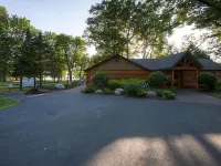 Sleeps 2-6 Adults (1-3 cpls Hotels in Antrim County