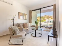 Sanders River Plaza - Cozy 1-Bdr Apt with Balcony