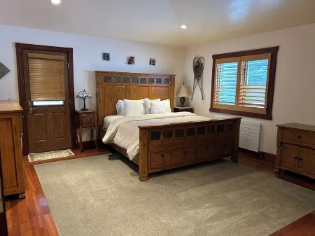 Custom Mountain Home, Great Skiing and Hiking ~ Premier Host and Home! 5 Stars