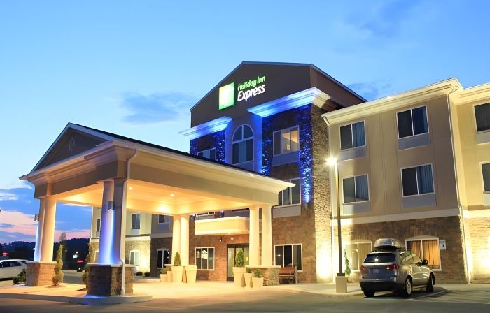 Holiday Inn Express & Suites BUTLER by IHG
