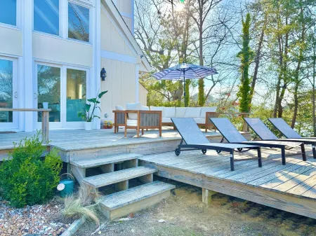 Family Friendly Waterfront Home - Private Dock, Kayaks, Fire Pit, Grill, Deck