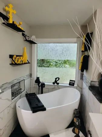 Unwind and Relax with us. No deposit! Отели рядом с достопримечательностью «Eagles Landing Country Club»