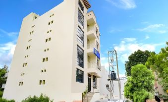 FabHotel Lily Grand