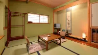 Hot Spring Inn with Fresh Breeze Hayashiya Ryokan فنادق في میناکامی