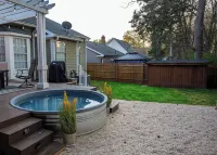 Few Mins to Ballantyne-Pet Friendly-1 Level Home-Private Plunge Pool in Backyard
