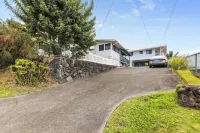 Remodeled Kona Home w/Panoramic Ocean Views & Vibrant Sunsets 파인 트리스 서핑 비치 주변 호텔
