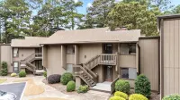 COMPLETELY REMODELED 3 BDR, 2 Bath, Golf Course View Condo - balcon