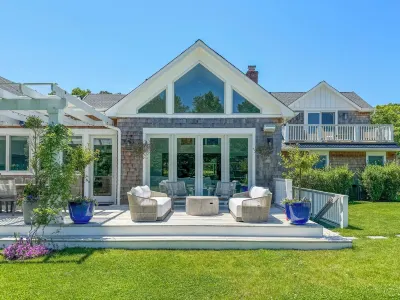 The Water Millin’ House: Luxury 8Br w/ Pool – Minutes to Beach & Hampton Classic