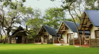 Leopard's Bend Bush Lodge Hotels near Moholoholo Animal Rehabilitation Centre