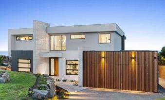 Bayview Luxe Entertainer Pool & World Class View