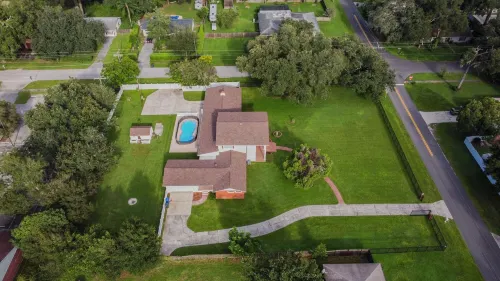 A Large Tropical 7 Bedroom Estate by Redawning Hotels in Brandon