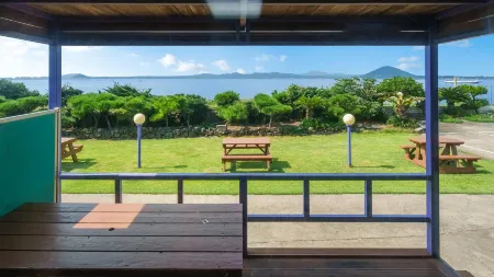 Jeju Udo Haneuli Pension Отели рядом с достопримечательностью «Остров Удо»