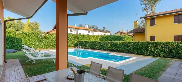 Villa in Albarella with Private Pool & Beach Hotels in Rosolina