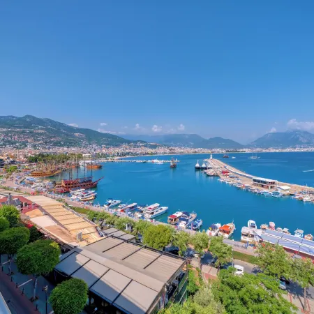 Numa Port Hotel