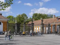 Sanders Constantin - Chic 2-Bdr Apt with Balcony