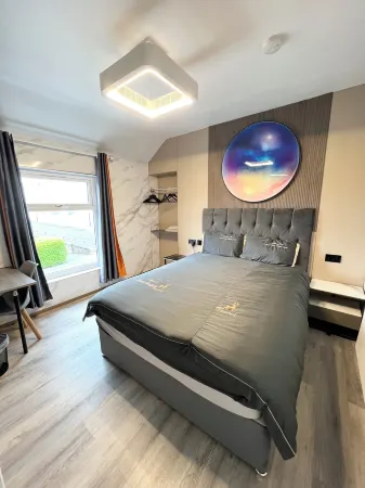 Addison's Adorable Abode Отели в г. Пемброк-док