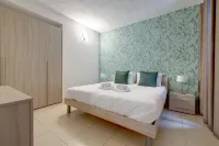 Sliema Tigne Suites - Beach