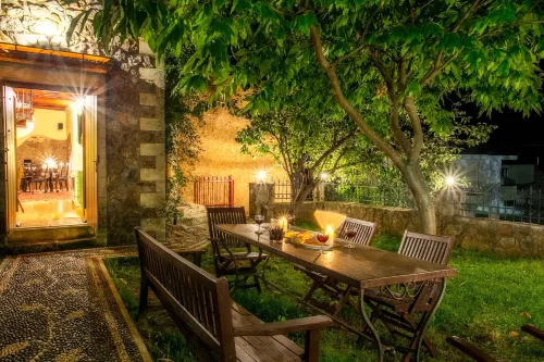 Ifigenia Lux Maisonette in Oldtown and Villas in Theriso Vilage 14 km Outside of Chania