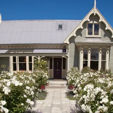 Lilac Rose Boutique Bed and Breakfast Отели рядом с достопримечательностью «Папани»