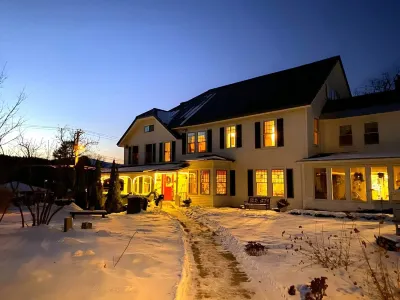 Golden Stage Inn