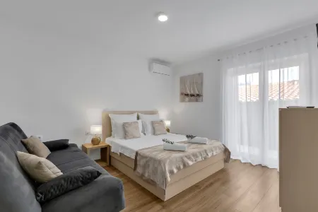 Villa AMore Brela Отели в г. Zadvarje