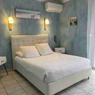 Logis Hôtel le Clément V Rooms