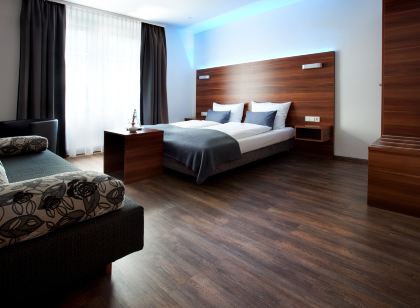 Schlotzeria Hotel I Café I Eis