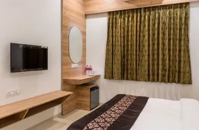 Meridian Hotel & Banquet Hotels in Сурат