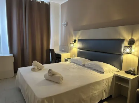 Hotel City 20 Hotels near Loreto Station
