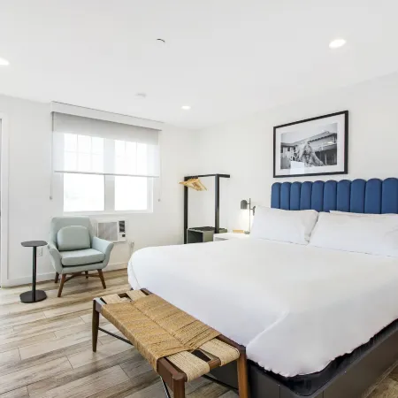 Grove Hotel