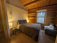 Beautiful Log Cabin on Saganaga Lake