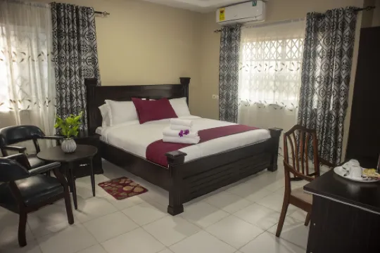 Kislas Luxury Hotel - parking