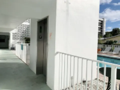 Bayview Regency Apartments by Lowkl