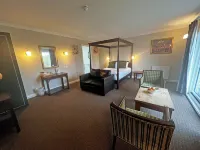 Shillingford Bridge Hotel Hotels in South Oxfordshire