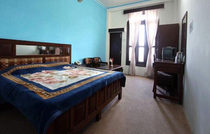 Goroomgo Shining Star Resorts (Khajjiar , Himachal Pradesh)