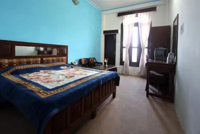 Goroomgo Shining Star Resorts (Khajjiar , Himachal Pradesh) Hotels in Khajjiar