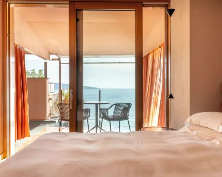 ラクア バイ ザ シー メタのホテル