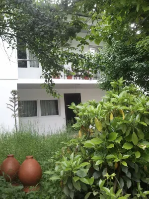 Khvamli 2002 Отели в г. 