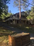 Near Yosemite! Game room with ping pong and billiards!  Shared community pool!