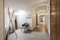 Bearsleys Archers Apartments with Parking - بيت ضيافة