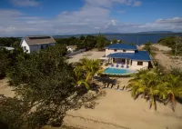 South Gull House in Belize City - Villas