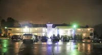 Quality Inn Fayetteville Near Historic Downtown Square - parking